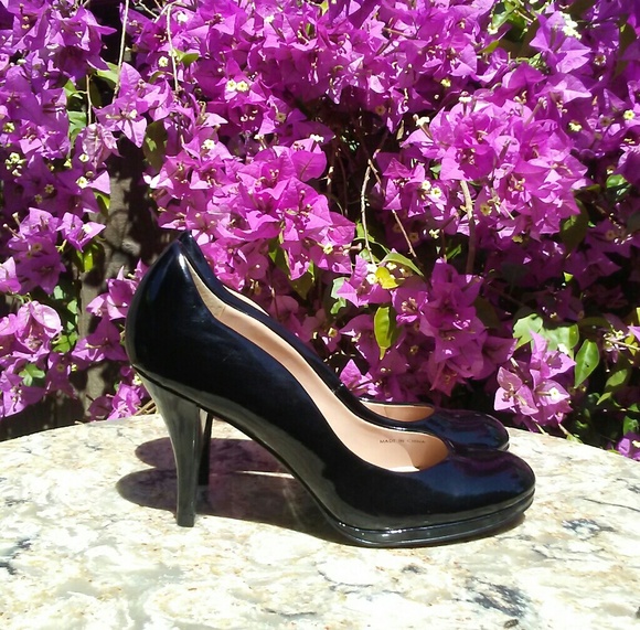 Tahari Shoes - Tahari black patent leather pumps